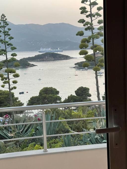 Athina Feriehus Ksamil